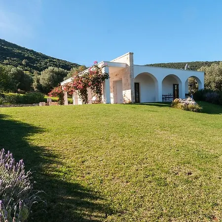 Maremonti Villa *